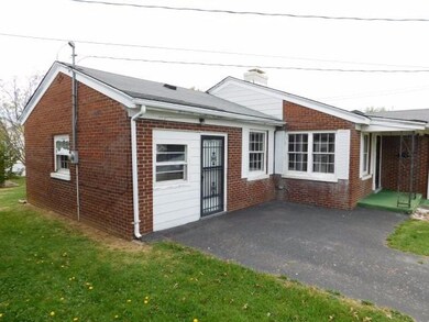 220 Montrose Ave, Harrodsburg, KY 40330 - photo 4