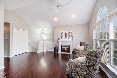 1895 Flagstone Cir unit 132, Rochester, MI 48307 - photo 6