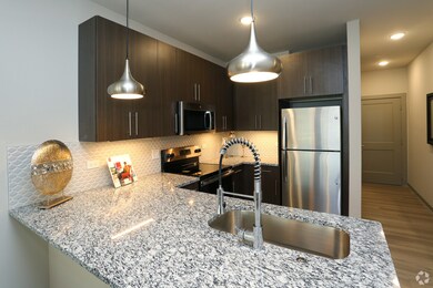 680 E Algonquin Rd unit 1404, Schaumburg, IL 60173 - photo 3