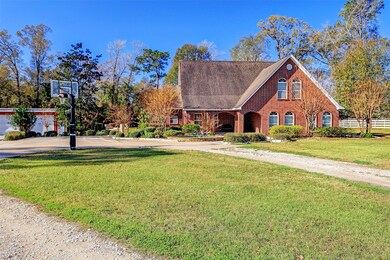 12040 Simmons Dr, Cleveland, TX 77328 - photo 2