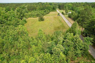 642 Grubby Rd, Wilsons, VA 23894 - photo 7