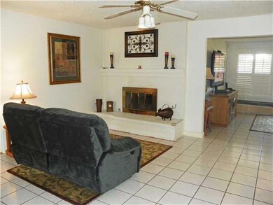 1913 Octubre Dr, El Paso, TX 79935 - photo 7