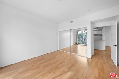 533 S St Andrews Place unit 203, Los Angeles, CA 90020 - photo 7