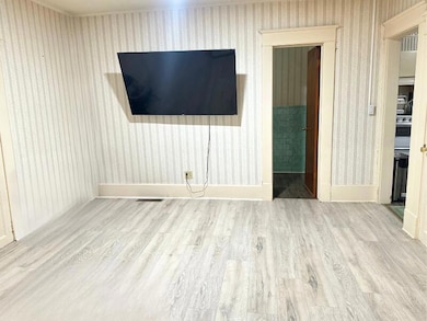 617 E Broadway St, Monett, MO 65708 - photo 4