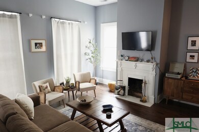 224 E Gwinnett St unit Upper, Savannah, GA 31401 - photo 3