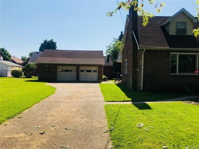 Detached 2.5 car garage / storage on the second st