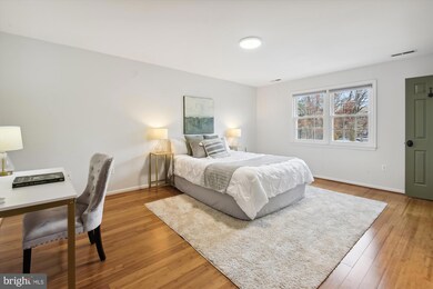 6411 Seven Oaks Dr, Falls Church, VA 22042 - photo 7