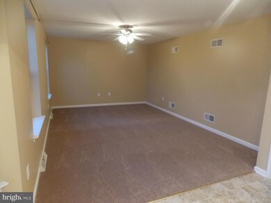 1882 Falcon Ln, Chambersburg, PA 17202 - photo 2