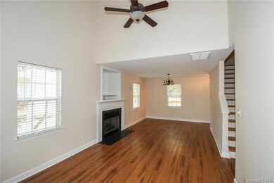 Great Room w/vaulted ceiling