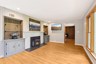 11-web-or-mls-W262S3159 View Dr-S2506-01