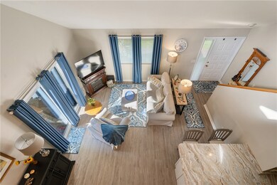 813 Williamsburg Cir, Warwick, RI 02886 - photo 5