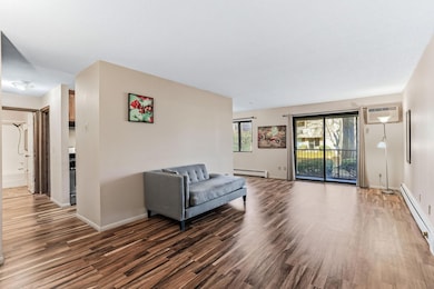 Cedarwood Condominiums unit 104, Edina, MN 55435 - photo 2