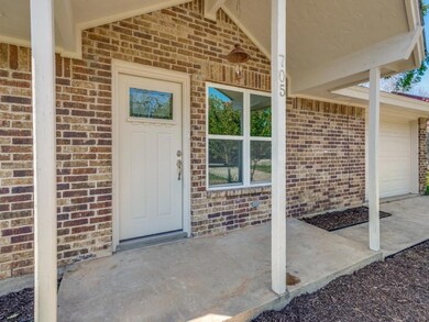 705 N Avenue B, Springtown, TX 76082 - photo 4