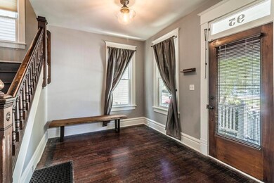 Entry/Foyer