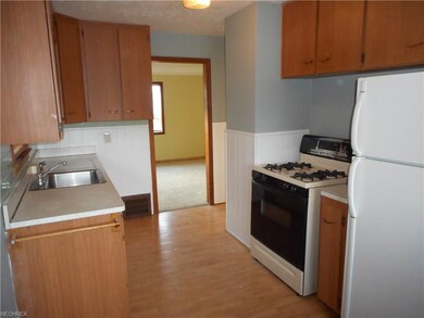 20651 Goller Ave, Cleveland, OH 44119 - photo 4