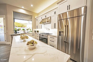 KITCHEN NEW FRIG