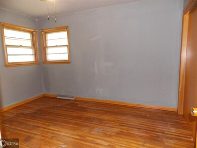 406 Hahn St, Audubon, IA 50025 - photo 7