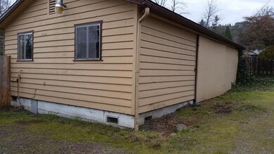 1570 NW Highland Ave, Grants Pass, OR 97526 - photo 3