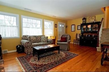 18430 Clyde Rd, Homewood, IL 60430 - photo 3