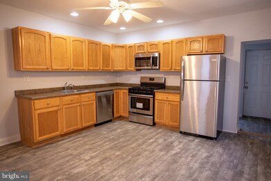 1046 Toll St, Crum Lynne, PA 19022 - photo 6