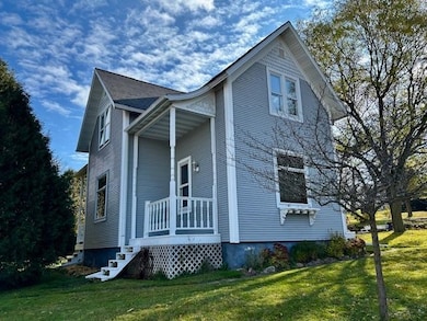 504 Pine St, Marathon, WI 54448 - photo 2