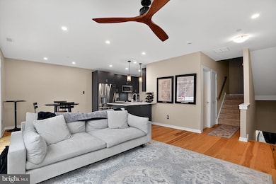 912 Riverplace Dr unit M, Conshohocken, PA 19428 - photo 4