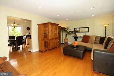 13112 Poplar Tree Rd, Fairfax, VA 22033 - photo 2