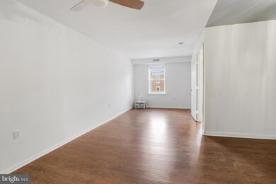 240 W Girard Ave unit 3, Philadelphia, PA 19123 - photo 3