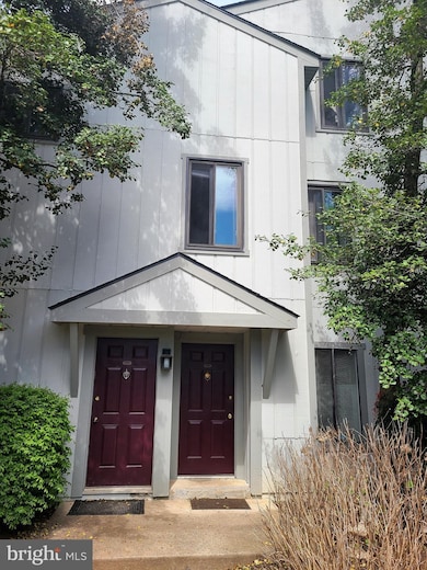 2281 Hunters Run Dr unit 2281, Reston, VA 20191 - photo 2