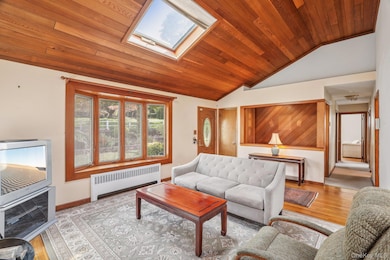 43 Landing Rd, Huntington, NY 11743 - photo 5