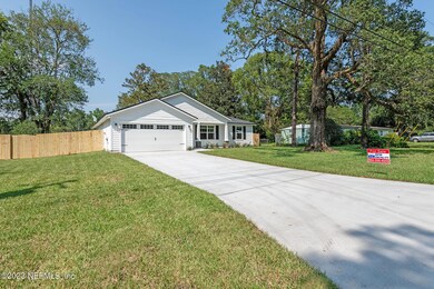 8533 Synhoff Dr, Jacksonville, FL 32216 - photo 4