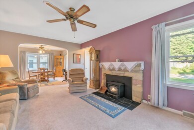 08-208-S-Myrtle-St-WindowStill-Real-Esta