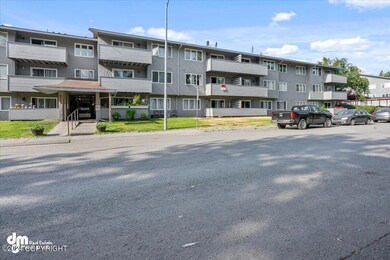 02-Apartment Front Exterior_SLS_-9436