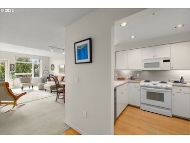 1718 NE 11th Ave unit 313, Portland, OR 97212 - photo 4