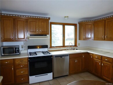 523 Meadowbrook Dr, North Tonawanda, NY 14120 - photo 2