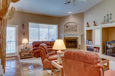 09_4817_E_Fernwood__New_09_mls