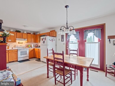 372 Nottingham Rd, Hagerstown, MD 21740 - photo 2