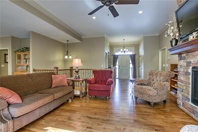 903 Birchwood Dr, Raymore, MO 64083 - photo 5