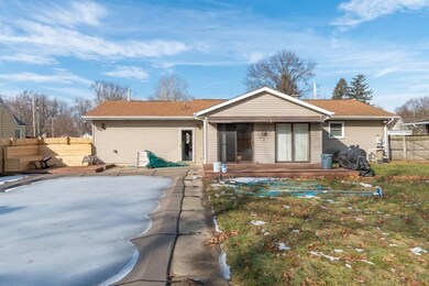 228 E Willow Dr, South Bend, IN 46637 - photo 3