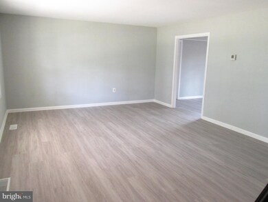 12417 Stirrup Ln, Bowie, MD 20715 - photo 3