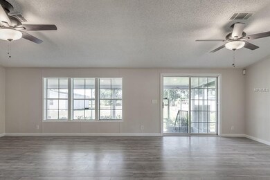 11106 Tuten Loop, Lithia, FL 33547 - photo 5