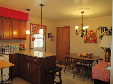 Kitchen looking into the eat in area. Newly (3yrs)