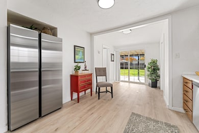 2080 College Way, Medford, OR 97504 - photo 7