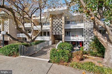 7549 Spring Lake Dr unit C-1, Bethesda, MD 20817 - photo 2