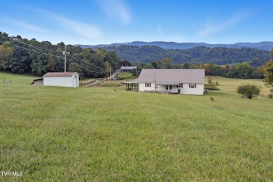 1331 Pine Orchard Rd, Butler, TN 37640 - photo 5