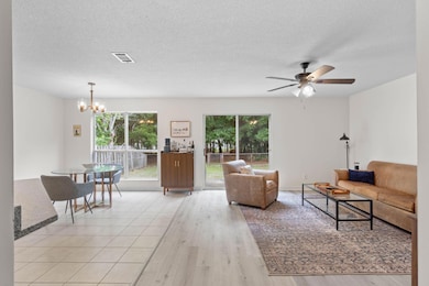 Livingroom & Dining room
