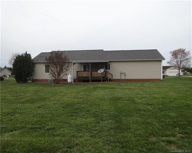 136 Rock Island Dr, Statesville, NC 28625 - photo 3