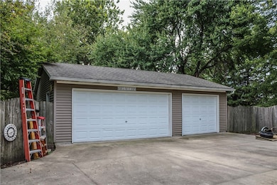 502 S Parke St, Tuscola, IL 61953 - photo 3