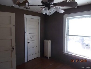 946 Vanderbilt Ave, Niagara Falls, NY 14305 - photo 5