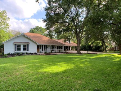 18911 Wildrose Ln, Tomball, TX 77377 - photo 2